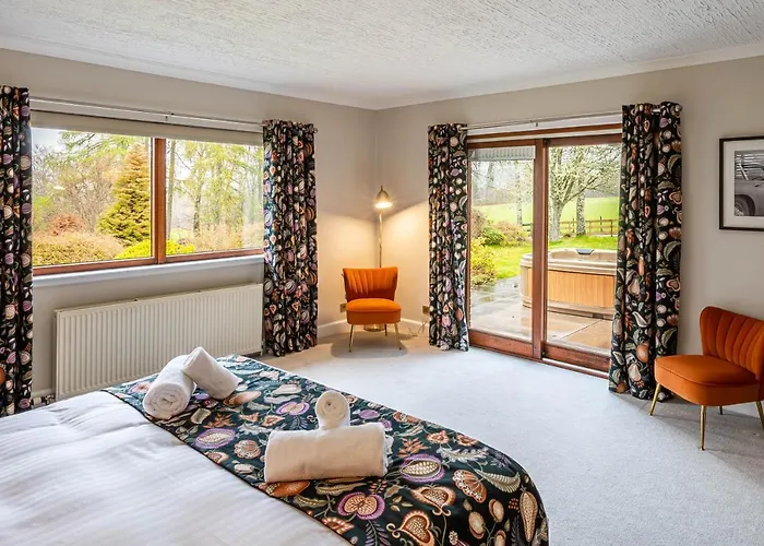 Corrie House With Hot Tub