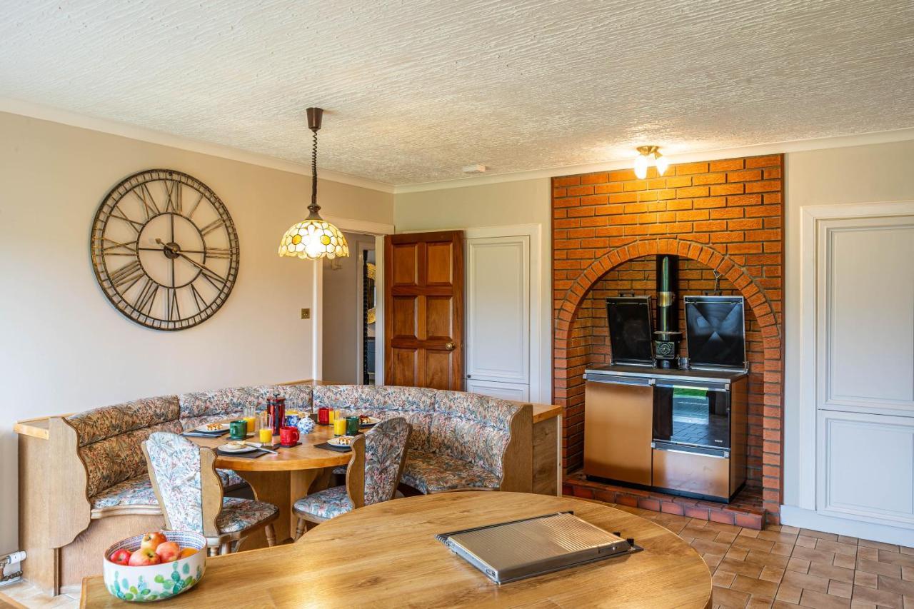 Corrie House With Hot Tub Holiday home *